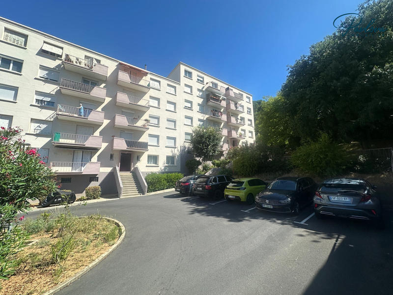 Appartement - 64 m² - 1 pièce