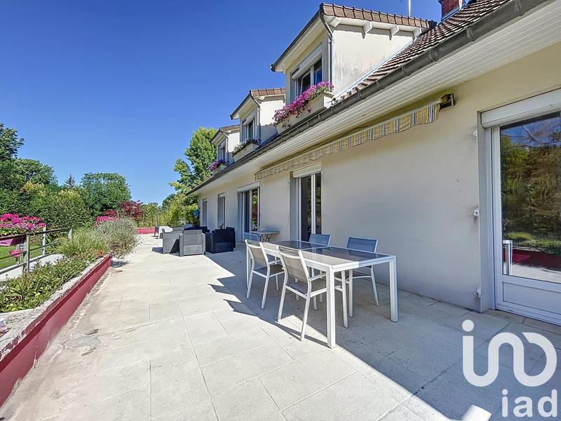 Maison - 265 m² - 8 pièces