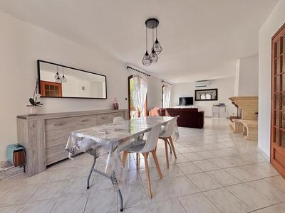 Maison - 115 m² - 4 pièces