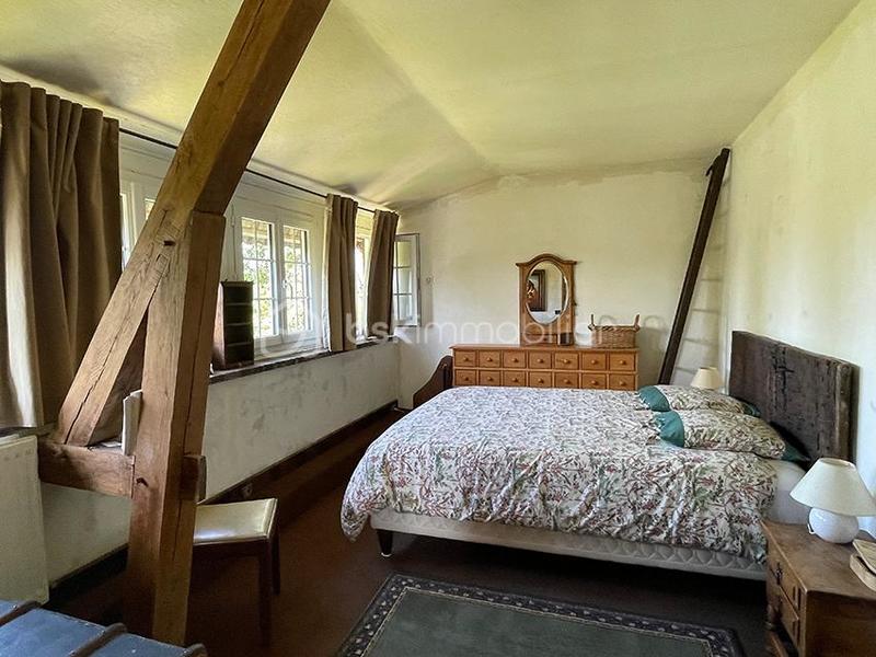 Demeure - 222 m² - 8 pièces