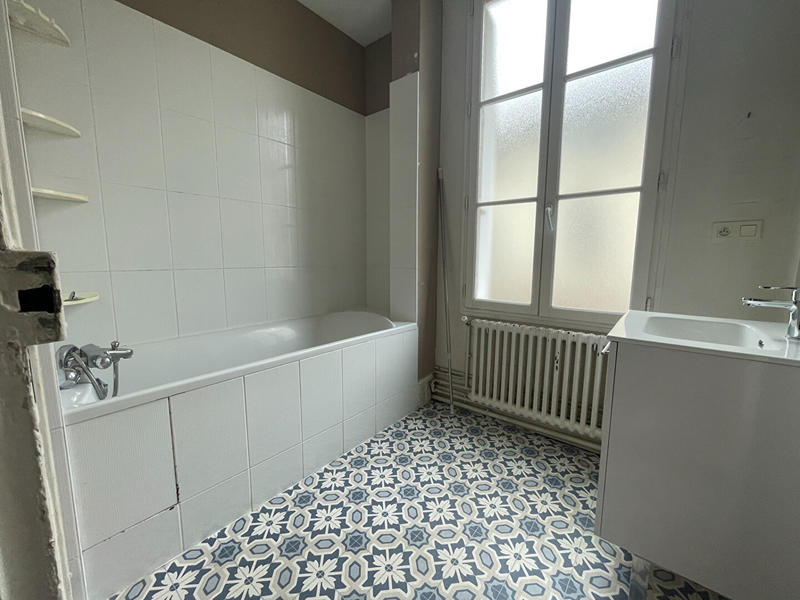 Maison - 196 m² - 9 pièces