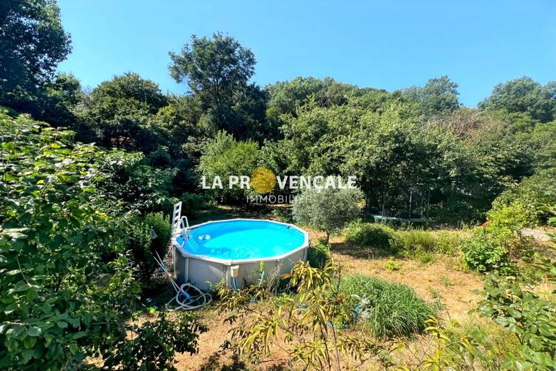 Terrain constructible - 650 m²