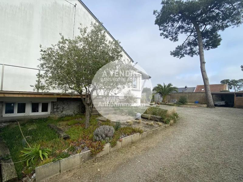 Maison - 250 m² - 9 pièces