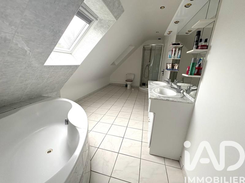 Maison - 177 m² - 6 pièces