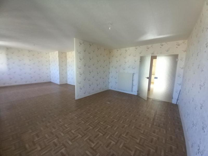 Appartement - 90 m² - 5 pièces
