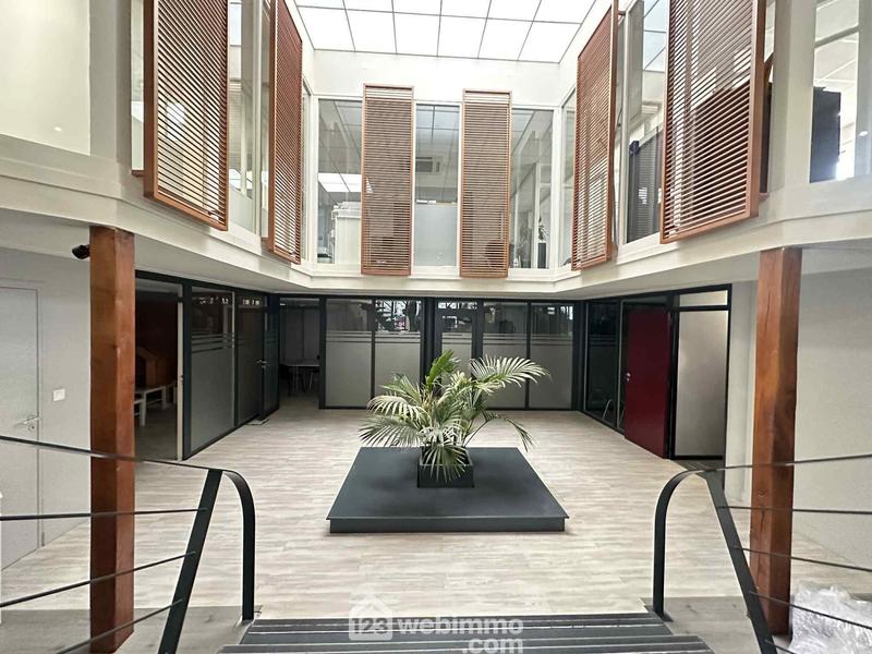 Immeuble - 256 m² - 14 pièces