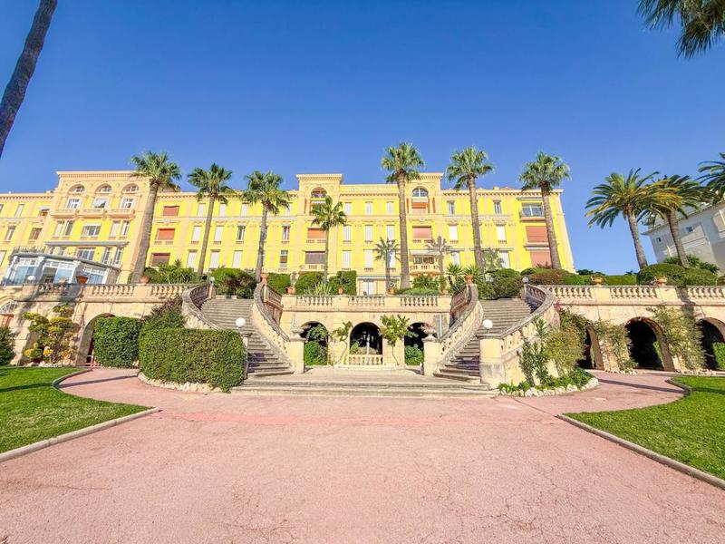 Appartement - 60 m² - 2 pièces