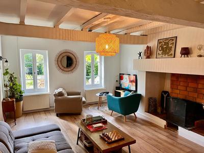 Maison - 185 m² - 8 pièces