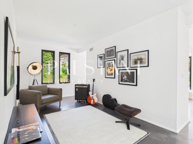 Maison - 310 m² - 11 pièces