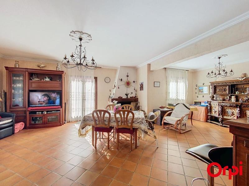 Maison - 515 m² - 11 pièces