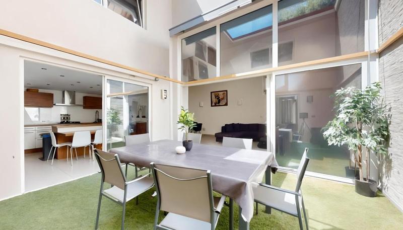 Loft - 160 m² - 4 pièces