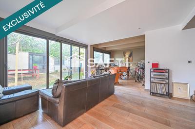 Maison - 220 m² - 7 pièces