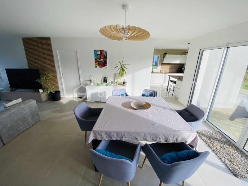 Maison traditionnelle - 137 m² - 5 pièces