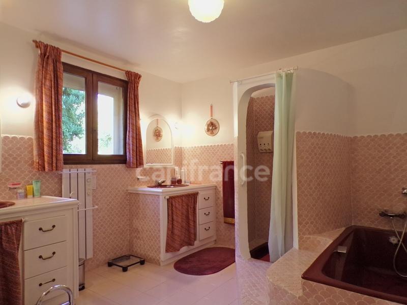 Villa - 341 m² - 8 pièces