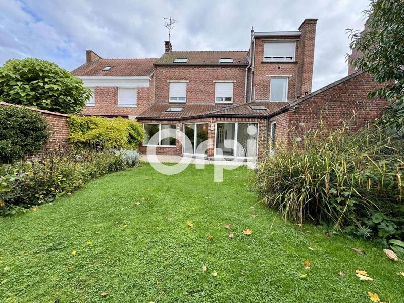 Maison - 206 m² - 7 pièces