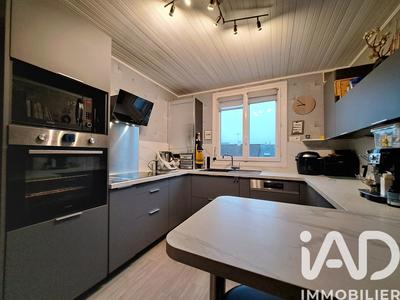 Maison - 88 m² - 4 pièces