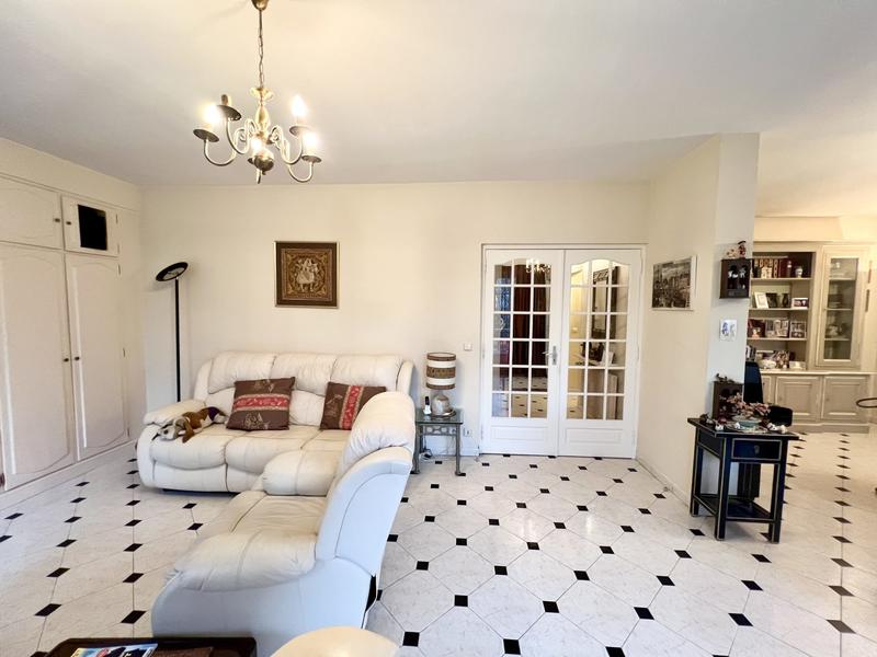 Maison - 200 m² - 6 pièces