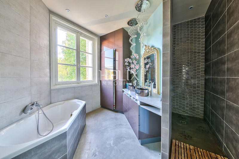 Appartement - 130 m² - 6 pièces