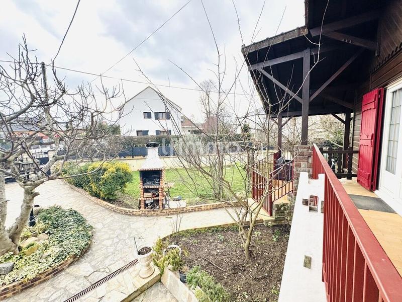 Maison - 198 m² - 7 pièces