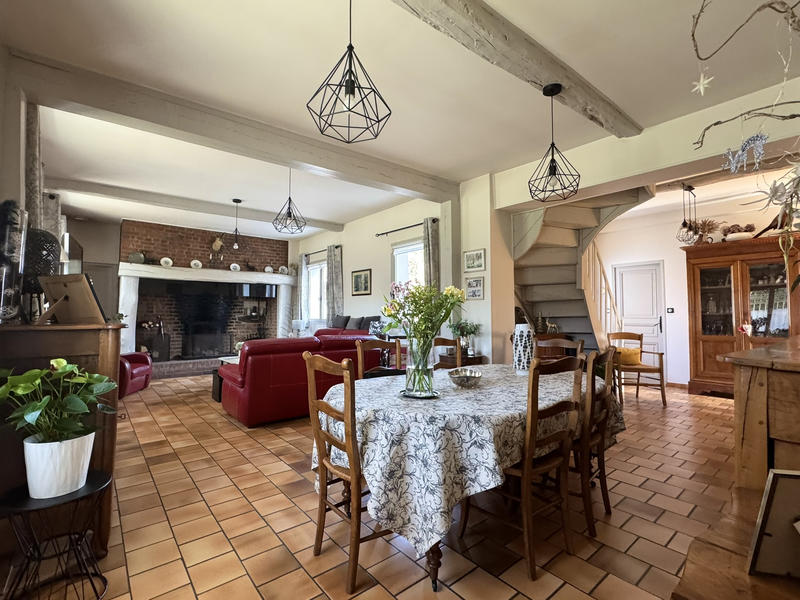 Propriété - 158 m² - 6 pièces