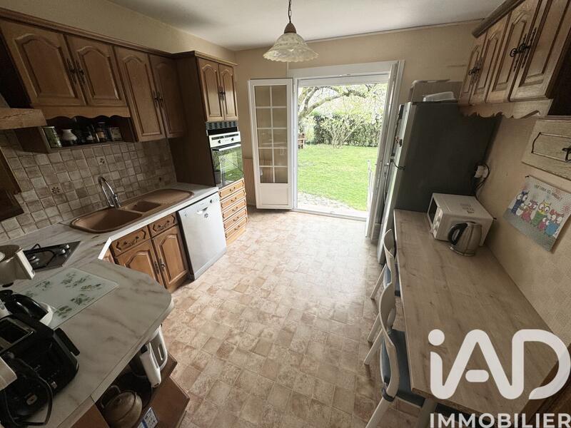 Maison - 181 m² - 8 pièces