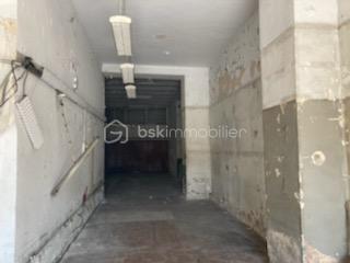 Local commercial - 158 m² - 1 pièce
