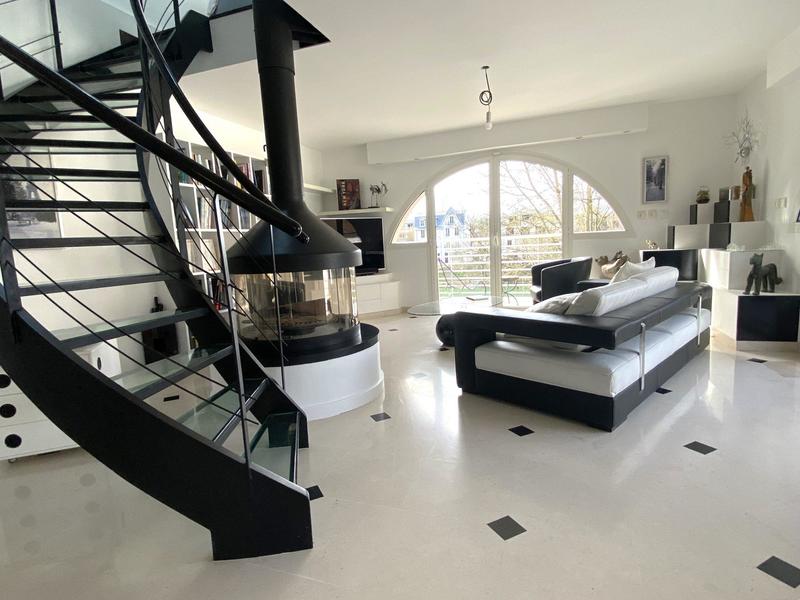 Maison contemporaine - 410 m² - 7 pièces