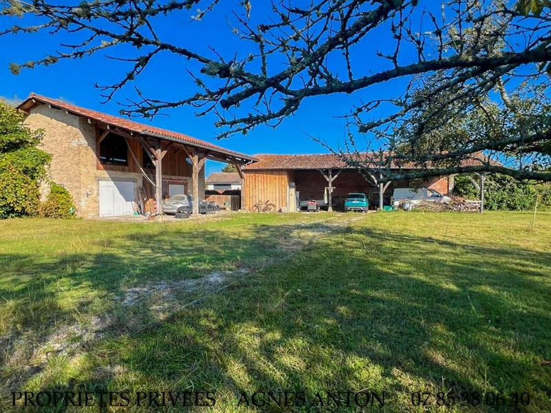 Maison - 225 m² - 8 pièces