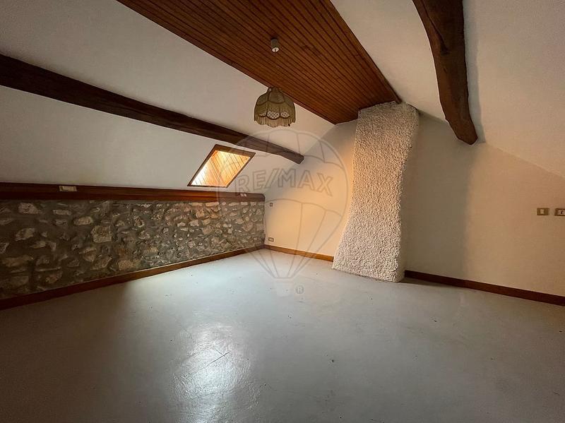 Maison - 390 m² - 8 pièces