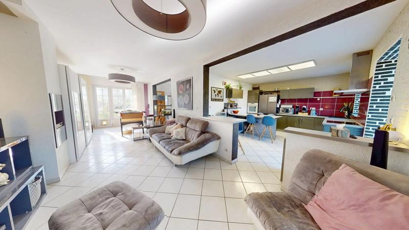 Maison - 195 m² - 8 pièces