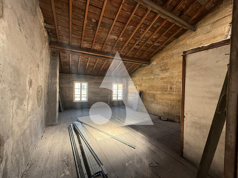 Maison - 215 m² - 6 pièces