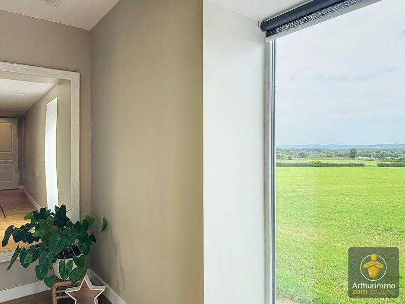 Maison - 210 m² - 6 pièces