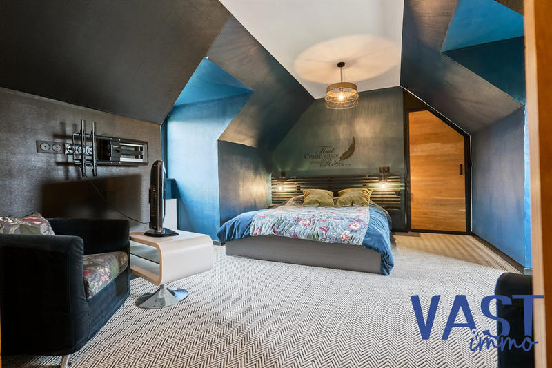 Maison - 217 m² - 6 pièces