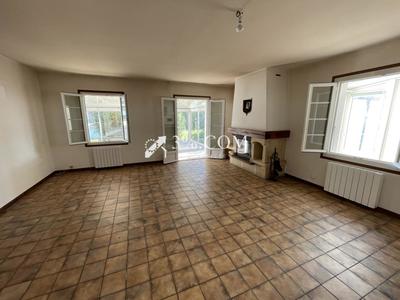 Maison - 97 m² - 5 pièces