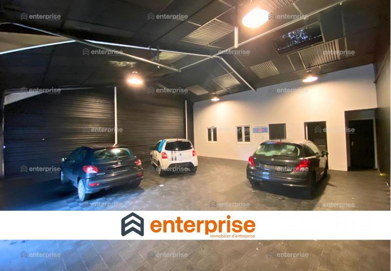 Local d'activité / Entrepôt - 125 m²