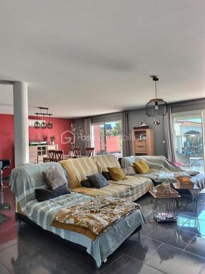 Maison traditionnelle - 163 m² - 5 pièces