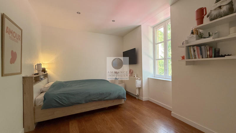 Maison - 219 m² - 6 pièces