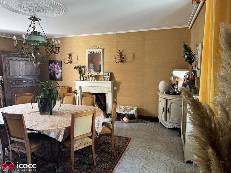 Demeure - 210 m² - 8 pièces