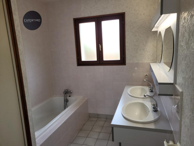 Maison - 93 m² - 4 pièces