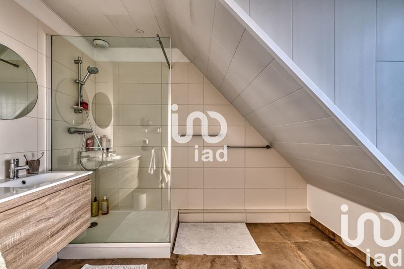 Maison - 237 m² - 8 pièces