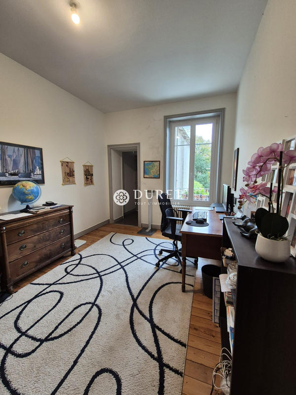 Maison - 251 m² - 11 pièces