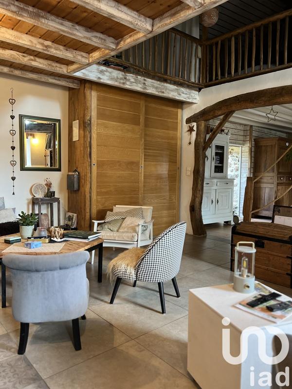 Maison - 201 m² - 7 pièces