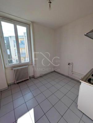 Appartement - 86 m² - 4 pièces