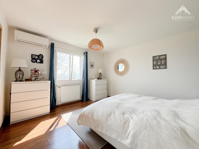 Maison - 333 m² - 10 pièces