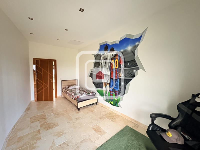 Maison - 191 m² - 5 pièces