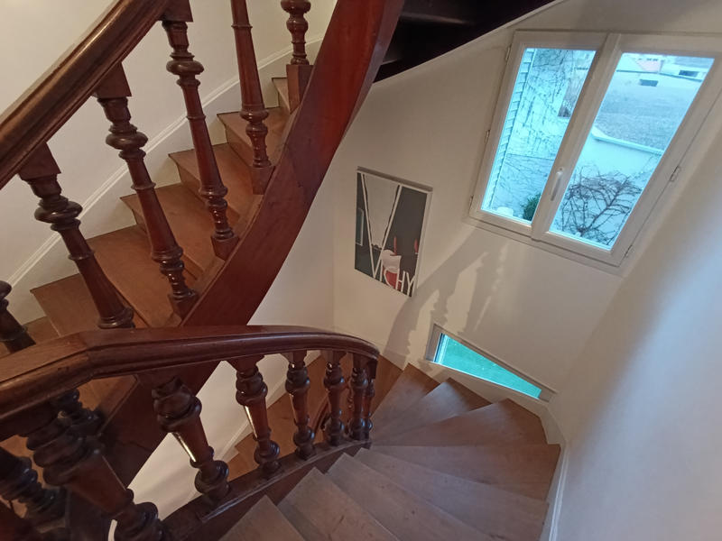 Maison - 242 m² - 9 pièces