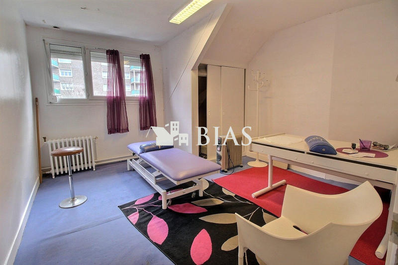 Maison - 145 m² - 9 pièces