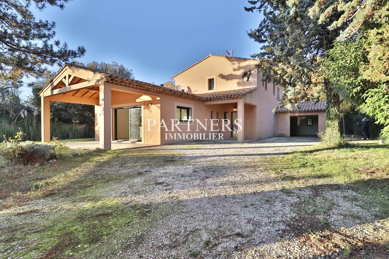 Maison - 190 m² - 5 pièces