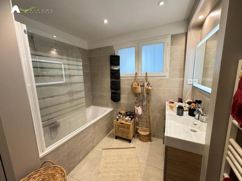 Appartement - 75 m² - 4 pièces