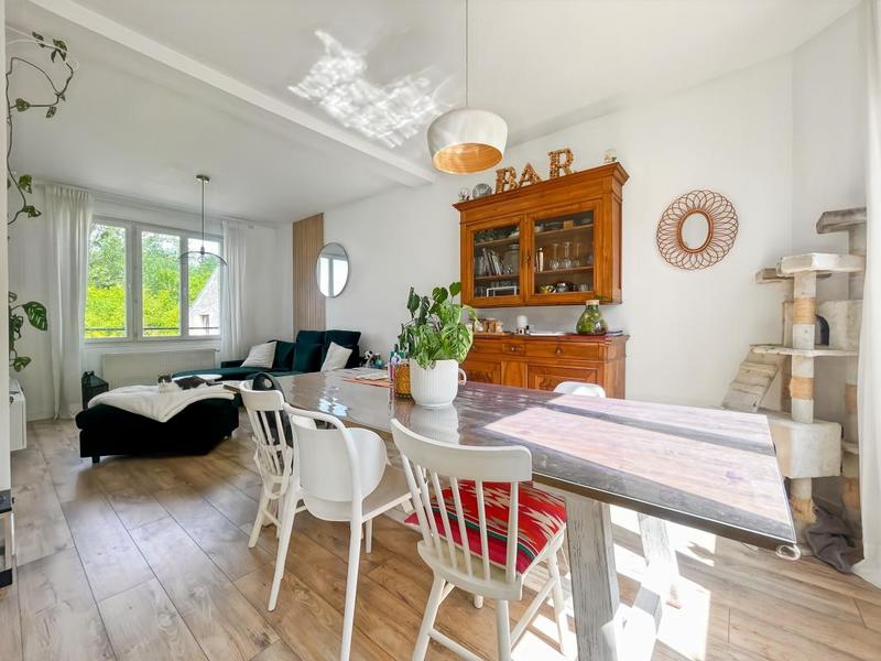 Maison - 107 m² - 6 pièces